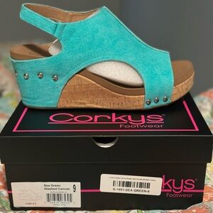 Corky’s Carley Wedge’s in Sea Foam Green: size 9